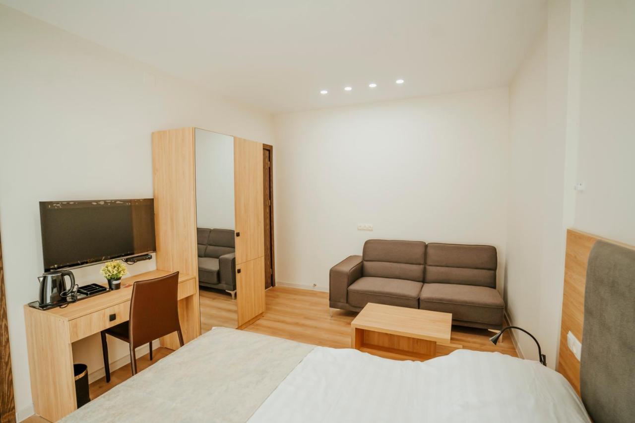 West Apart Hotel Batumi Bagian luar foto