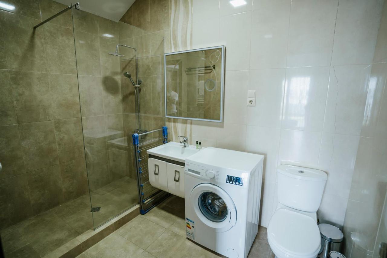 West Apart Hotel Batumi Bagian luar foto