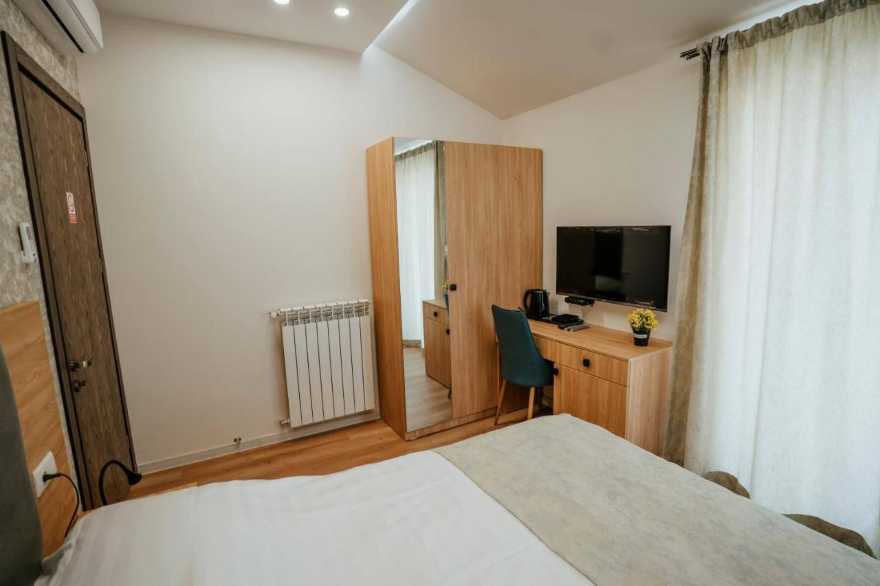 West Apart Hotel Batumi Bagian luar foto