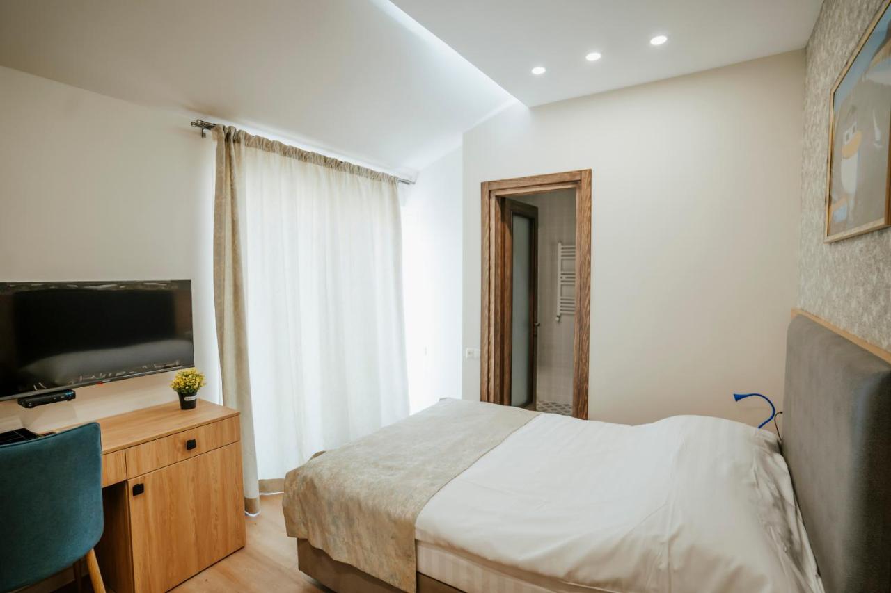 West Apart Hotel Batumi Bagian luar foto