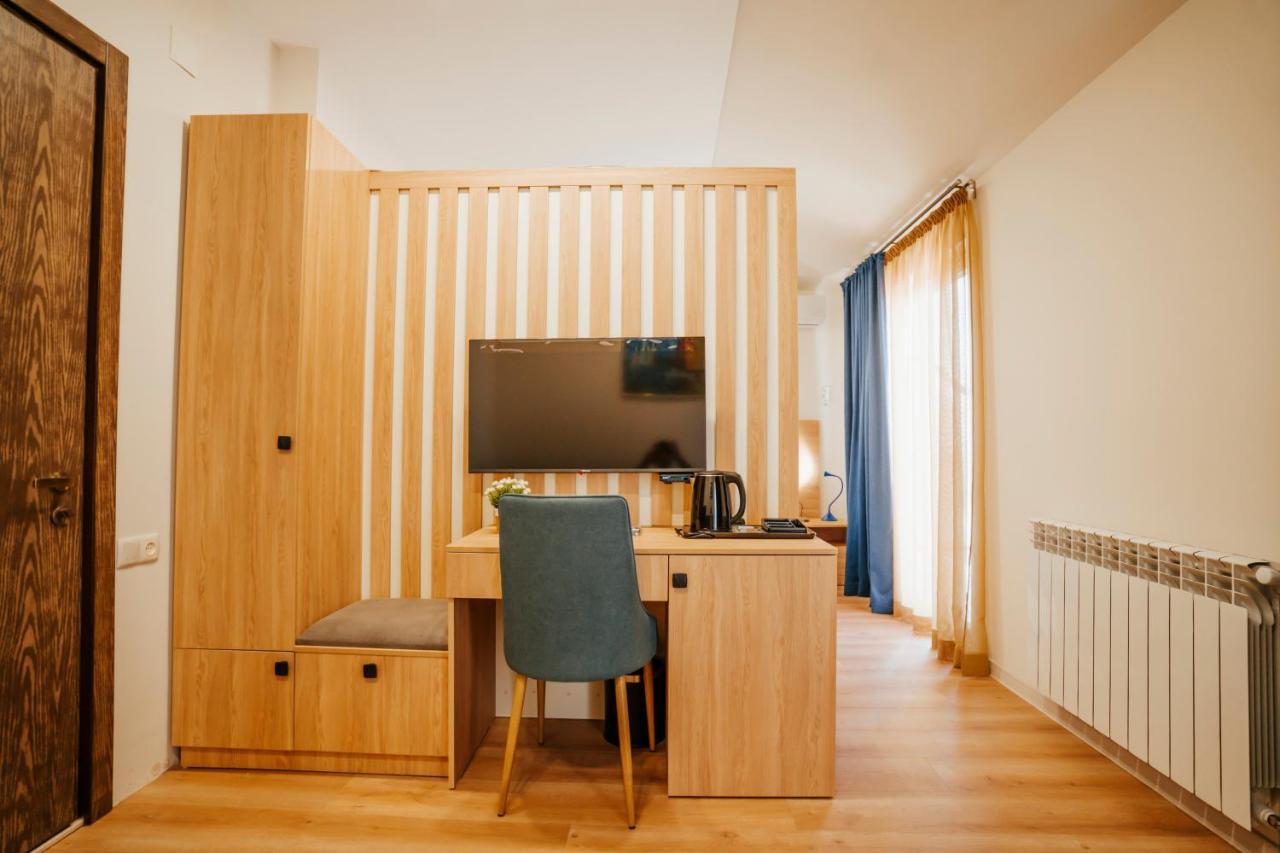 West Apart Hotel Batumi Bagian luar foto