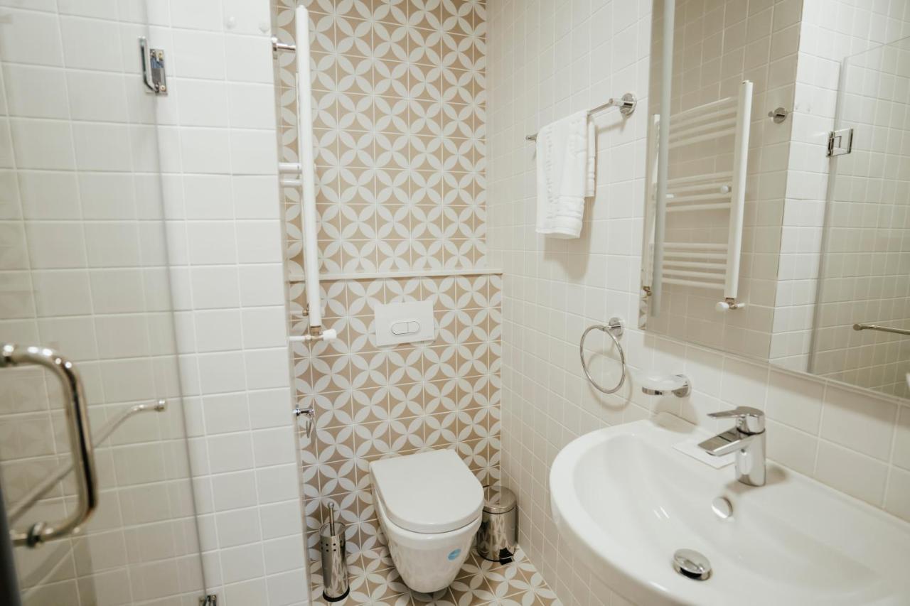 West Apart Hotel Batumi Bagian luar foto