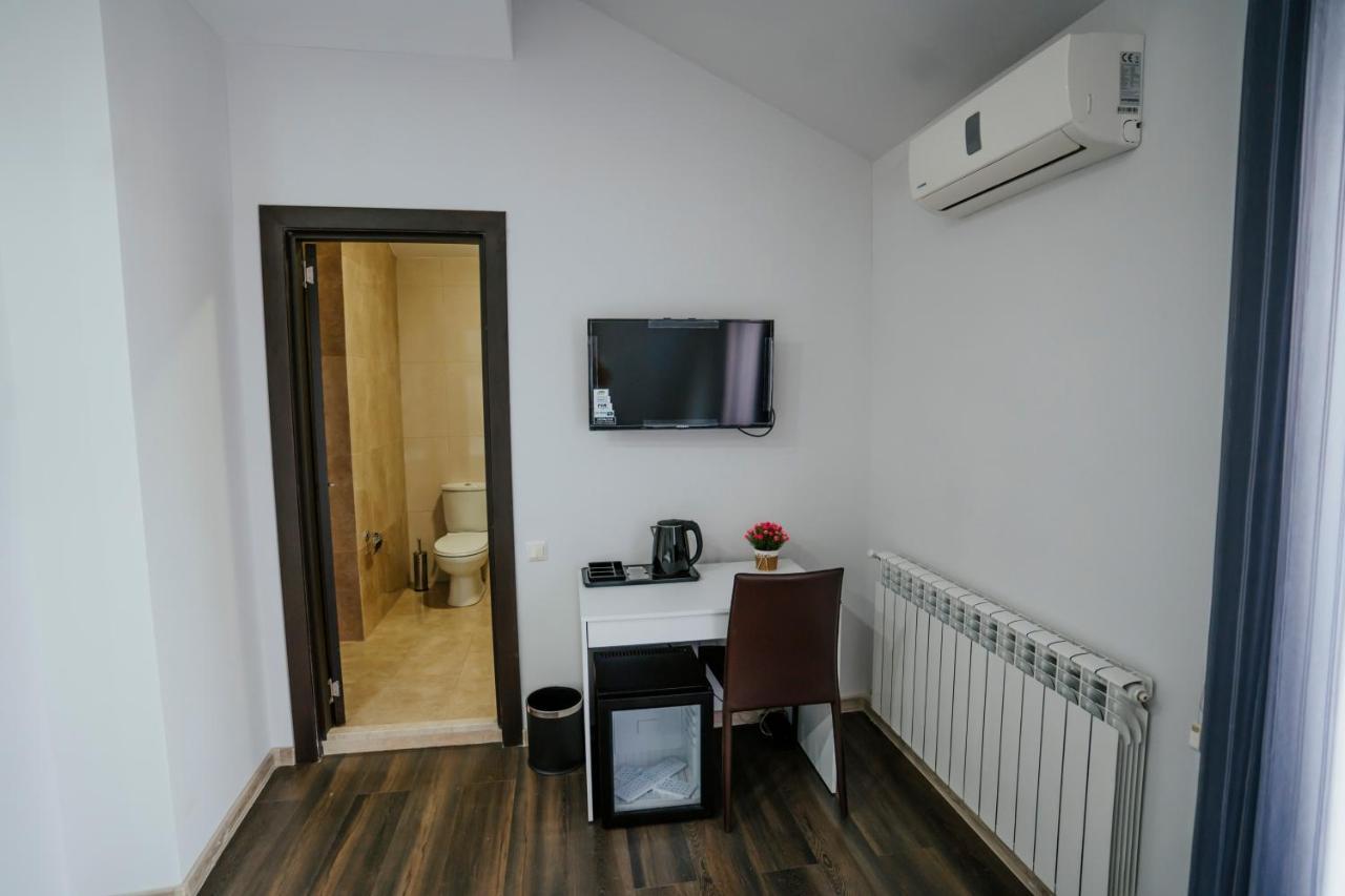 West Apart Hotel Batumi Bagian luar foto